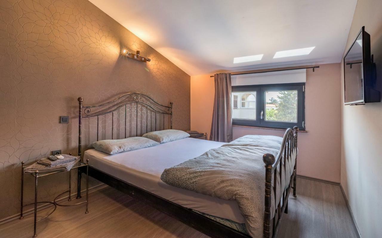 Apartmani Kazun - App 4 - Ferienhaus Fažana Exteriör bild