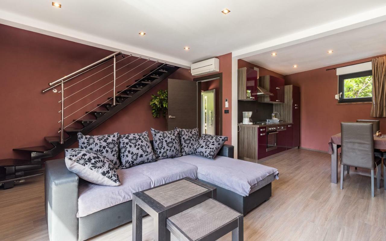 Apartmani Kazun - App 4 - Ferienhaus Fažana Exteriör bild